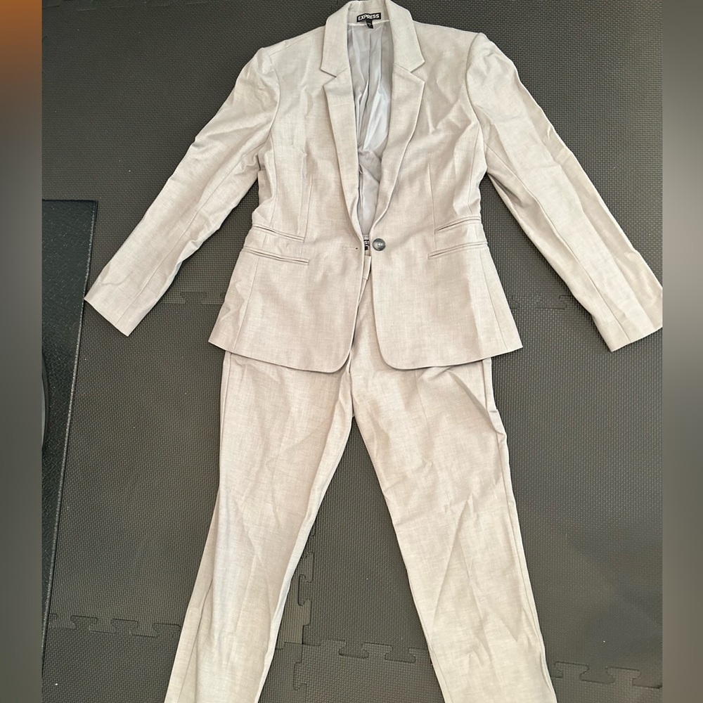 Woman’s Classic Light Grey Suit